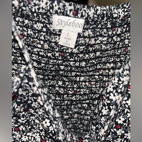 Black floral ruched dress w/ ruffles size L - Picture 3 of 4